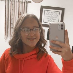 Meet your Posher, Julia